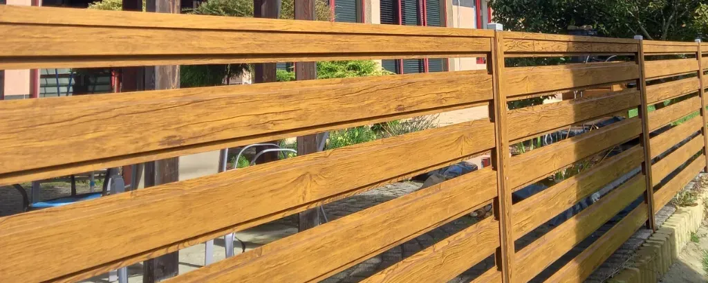 Panele metalowe na ogrodzenie